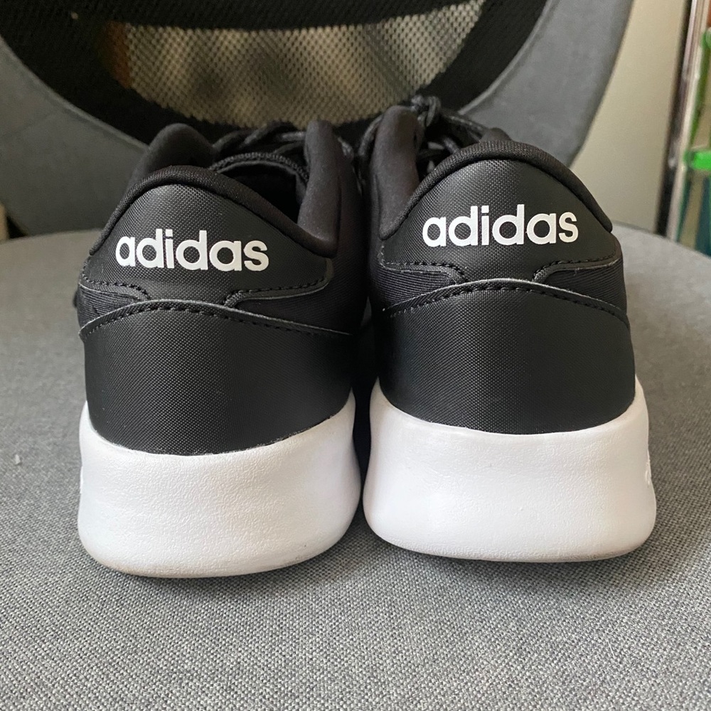 Adidas - Picture 3 of 5